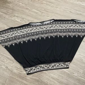 Grace Black & Beige “Bat-Wing”Top Size XL